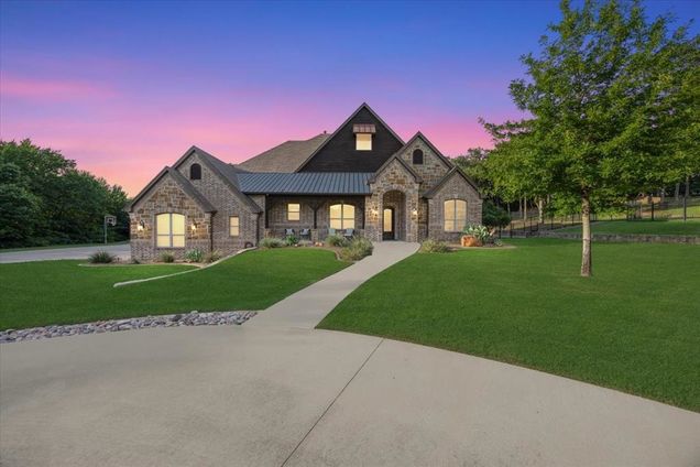 400 Regency Court Denton, TX House Active - Photo 1 of 40. Opens carousel modal