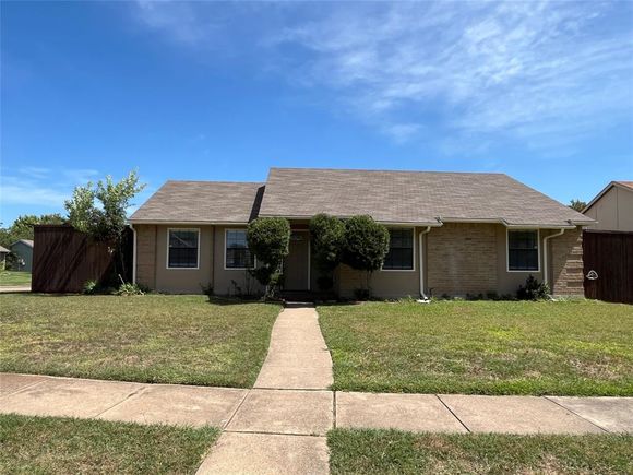 515 English Oak Street