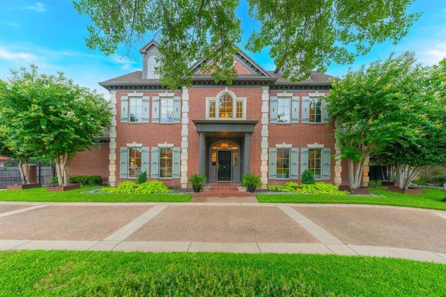 4516 Alexandra Drive