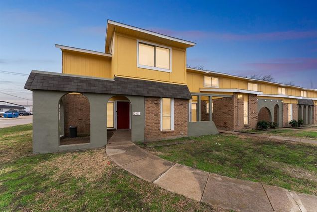 2401 Doreen Grand Prairie, TX Apartment Active - Photo 1 of 14. Opens carousel modal