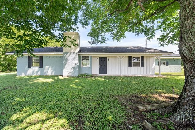 809 S Kerr Street Blooming Grove, TX House Active - Photo 1 of 28. Opens carousel modal