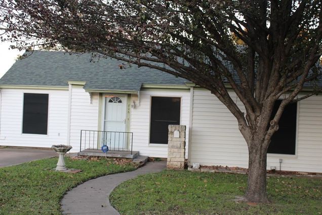 806 N Kaufman Street Seagoville, TX House Active - Photo 1 of 23. Opens carousel modal
