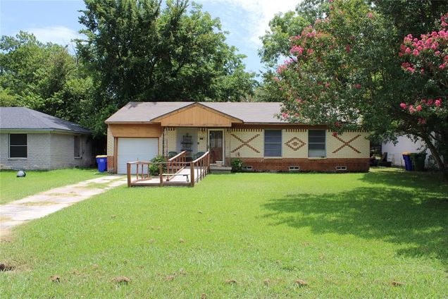 614 E Farmers Road