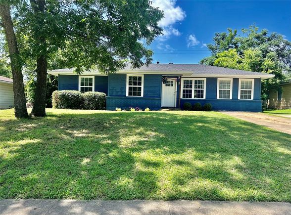 1506 Seminole Avenue Denton, TX House Active - Photo 1 of 33. Opens carousel modal
