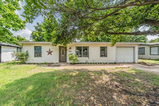 600 Brookfield Drive Hurst, TX House Active - Photo 1 of 38. Opens carousel modal