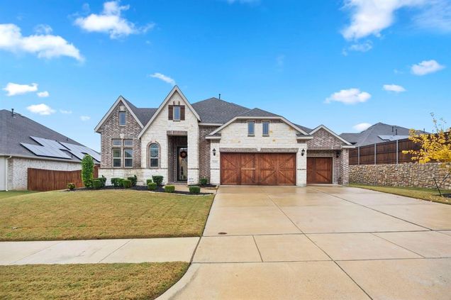 938 Vista Lane DeSoto, TX House Active - Photo 1 of 28. Opens carousel modal