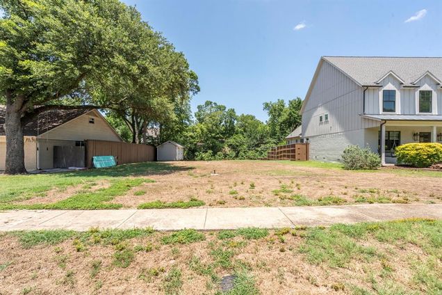 7835 Blackbird Lane Dallas, TX Plot of land Active - Photo 1 of 4. Opens carousel modal