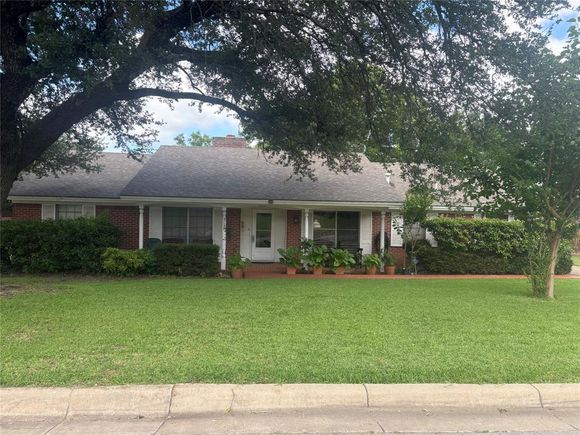 3012 Santa Fe Trail Fort Worth, TX House Active - Photo 1 of 15. Opens carousel modal