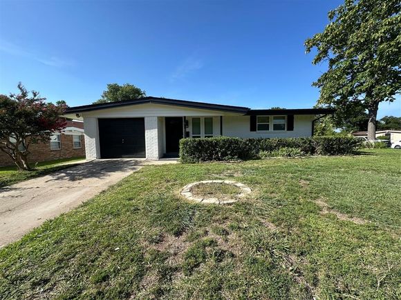 618 Henderson Circle