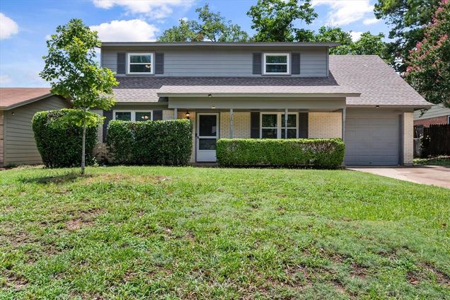 1712 Chip N Dale Drive Arlington, TX House Active - Photo 1 of 26. Opens carousel modal