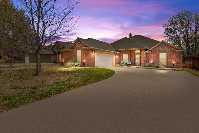 5560 Greenview Court