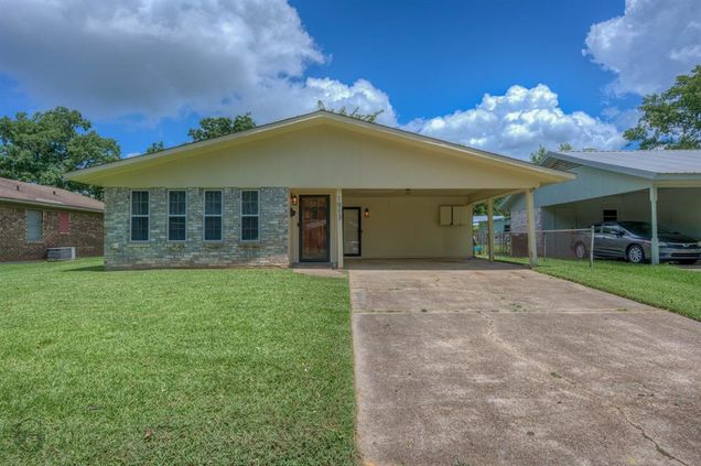 1913 Orbit Drive Bossier City, LA House Active - Photo 1 of 19. Opens carousel modal