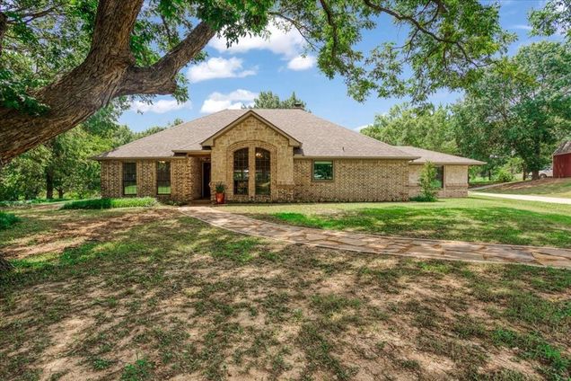 162 Shady Oaks Circle Sherman, TX House Active - Photo 1 of 40. Opens carousel modal