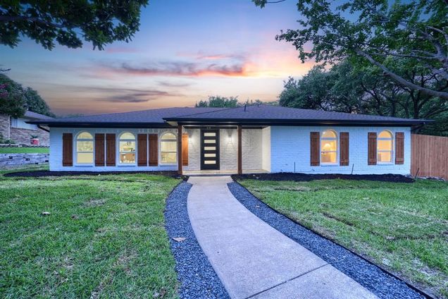 219 Lakeview Drive