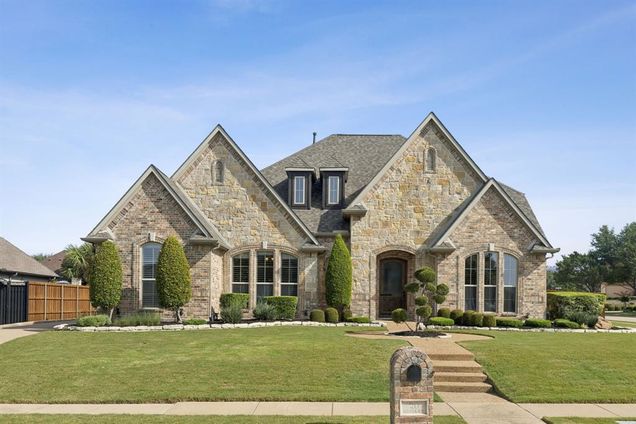 20 Siesta Circle Heath, TX House Active - Photo 1 of 33. Opens carousel modal