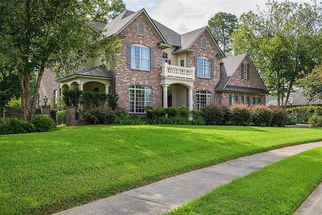 1130 Waters Edge Circle
