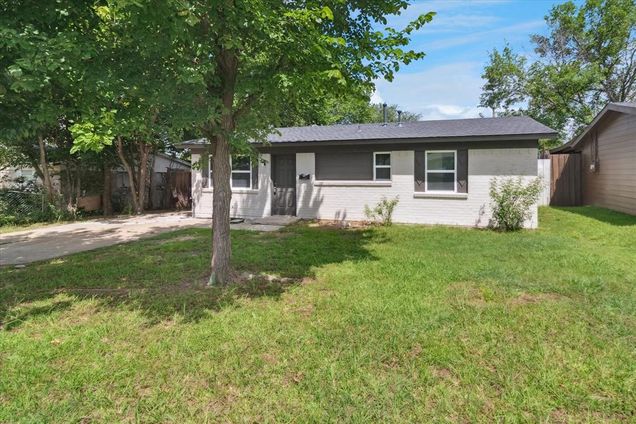 1433 Melanie Lane Mesquite, TX House Active - Photo 1 of 14. Opens carousel modal