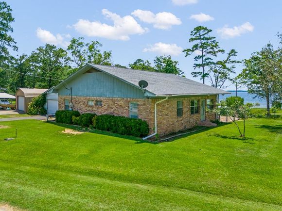 620 Shadywood Lane