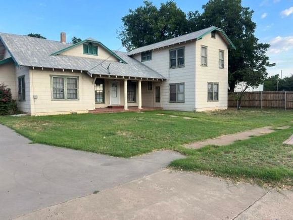 1828 Houston Street Vernon, TX House Active - Photo 1 of 20. Opens carousel modal