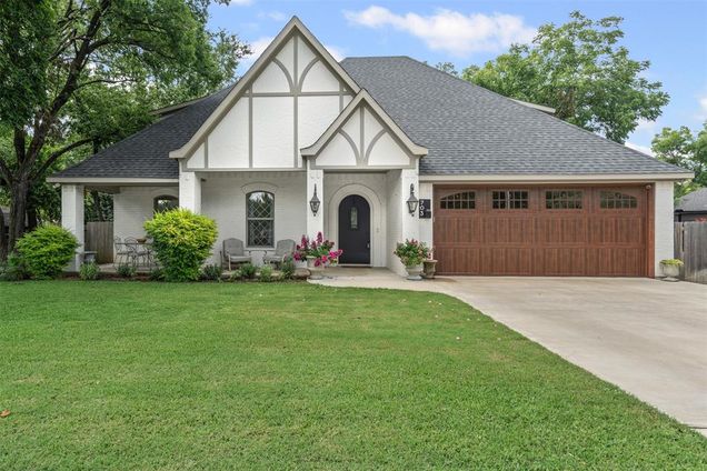 703 W 2nd Street Cleburne, TX House Active - Photo 1 of 40. Opens carousel modal