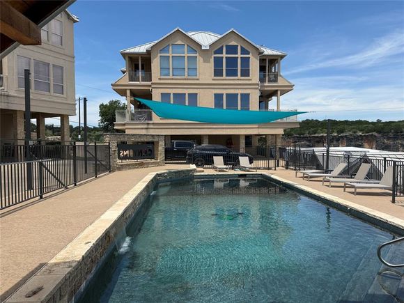 3003 Upcreek Alley Unit 18