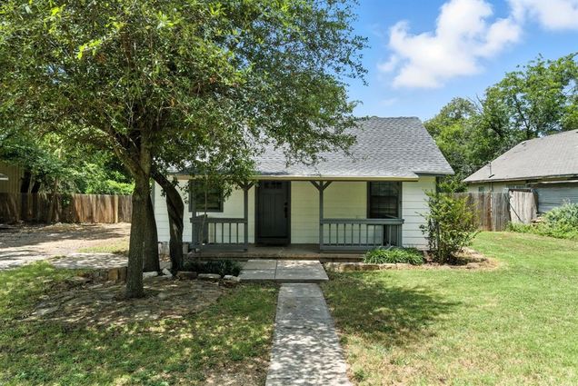 1307 Hanover Street Weatherford, TX House Active - Photo 1 of 30. Opens carousel modal