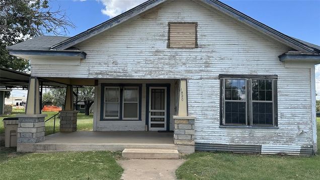 1520 Avenue Avenue N Anson, TX House Active - Photo 1 of 23. Opens carousel modal