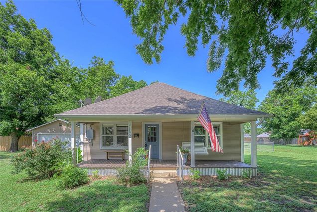 1305 14th Street Honey Grove, TX House Active - Photo 1 of 26. Opens carousel modal
