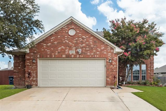8824 Fayetteville Drive