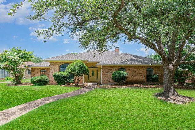 4113 Cassandra Lane Plano, TX House Active - Photo 1 of 29. Opens carousel modal