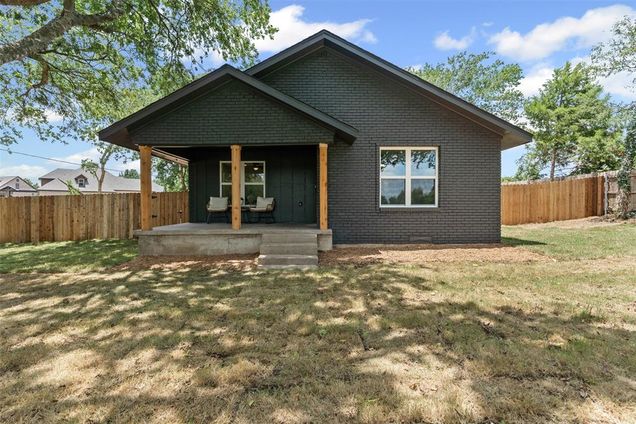 760 E Highland Road Red Oak, TX House Active - Photo 1 of 35. Opens carousel modal