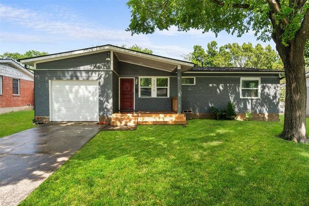 3219 Healey Drive Dallas, TX House Active - Photo 1 of 27. Opens carousel modal