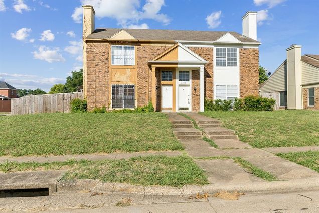 2301 Forestbrook Drive
