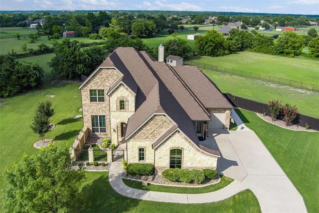 122 Shoreside Trail Waxahachie, TX House Active - Photo 1 of 40. Opens carousel modal