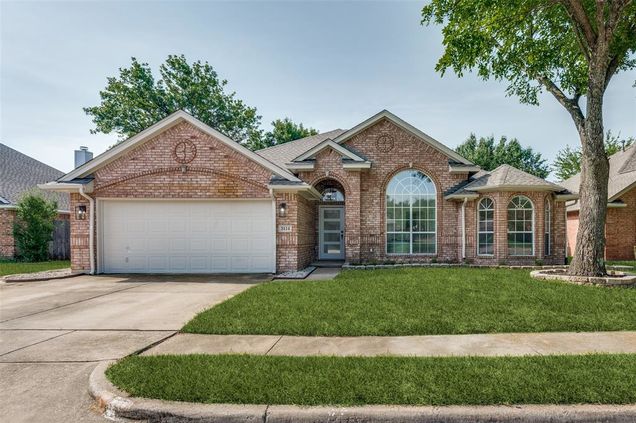 3114 Watercress Circle Arlington, TX House Active - Photo 1 of 37. Opens carousel modal