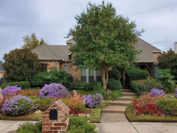 4328 Fairway Drive Carrollton, TX House Active - Photo 1 of 40. Opens carousel modal