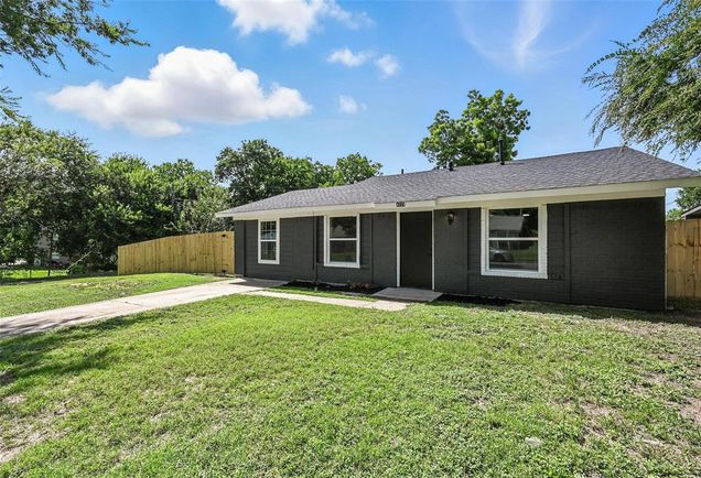 4225 Rust College Drive Dallas, TX House Active - Photo 1 of 20. Opens carousel modal