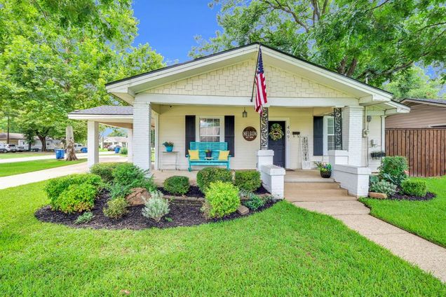 409 S Paris Street Ennis, TX House Active - Photo 1 of 22. Opens carousel modal