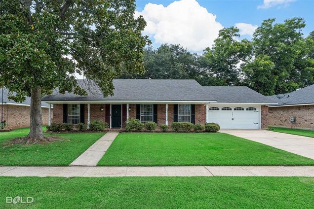 521 Rock Hollow Drive Shreveport, LA House Active - Photo 1 of 40. Opens carousel modal