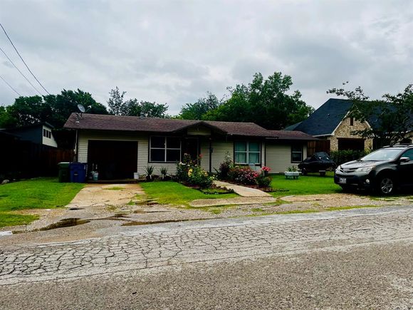 1125 Pine Street Grapevine, TX House Active - Photo 1 of 1. Opens carousel modal