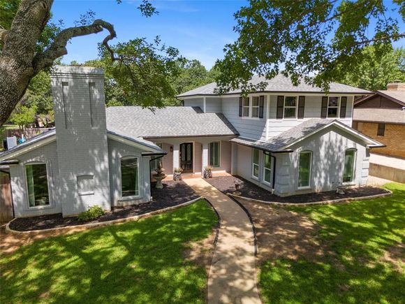 1 Whispering Vine Court
