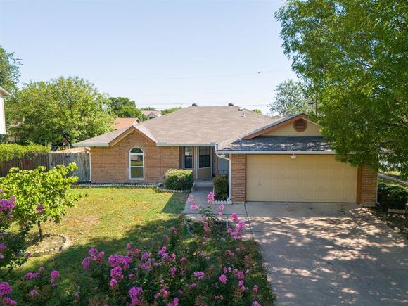 401 Suzie Street Killeen, TX House Active - Photo 1 of 25. Opens carousel modal