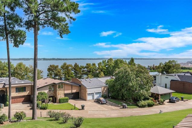 5713 S Lakeshore Drive Shreveport, LA Condo Active - Photo 1 of 26. Opens carousel modal