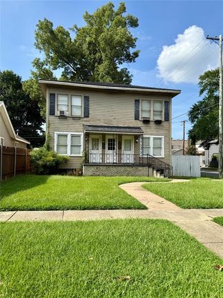 802 Elmwood Street Shreveport, LA Multifamily Active - Photo 1 of 11. Opens carousel modal