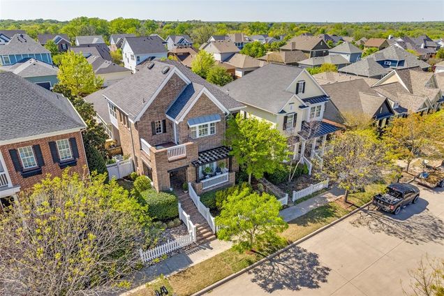 2305 Pearl Street McKinney, TX House Active - Photo 1 of 40. Opens carousel modal