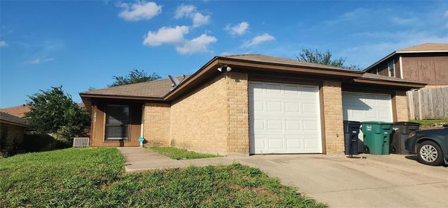 6721/6723 Loma Vista Drive Fort Worth, TX Multifamily Active - Photo 1 of 12. Opens carousel modal