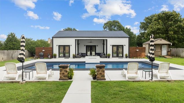 16020 Stonebriar Court Lindale, TX House Active - Photo 1 of 37. Opens carousel modal
