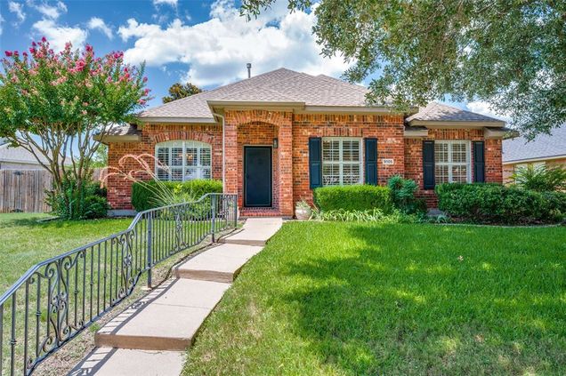 9105 Couples Drive Plano, TX House Active - Photo 1 of 19. Opens carousel modal