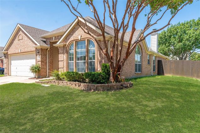 7867 Park Falls Court Fort Worth, TX House Active - Photo 1 of 24. Opens carousel modal