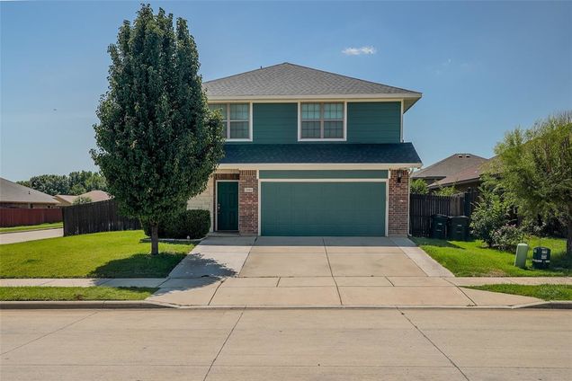 2901 Pacifico Way Fort Worth, TX House Active - Photo 1 of 17. Opens carousel modal